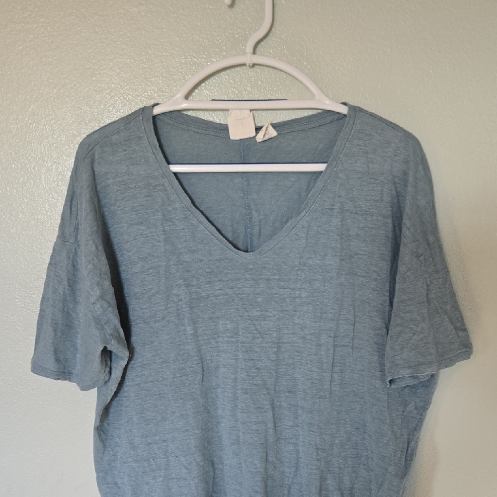 C & C California | Blue V Neck Linen Tee Size Medium